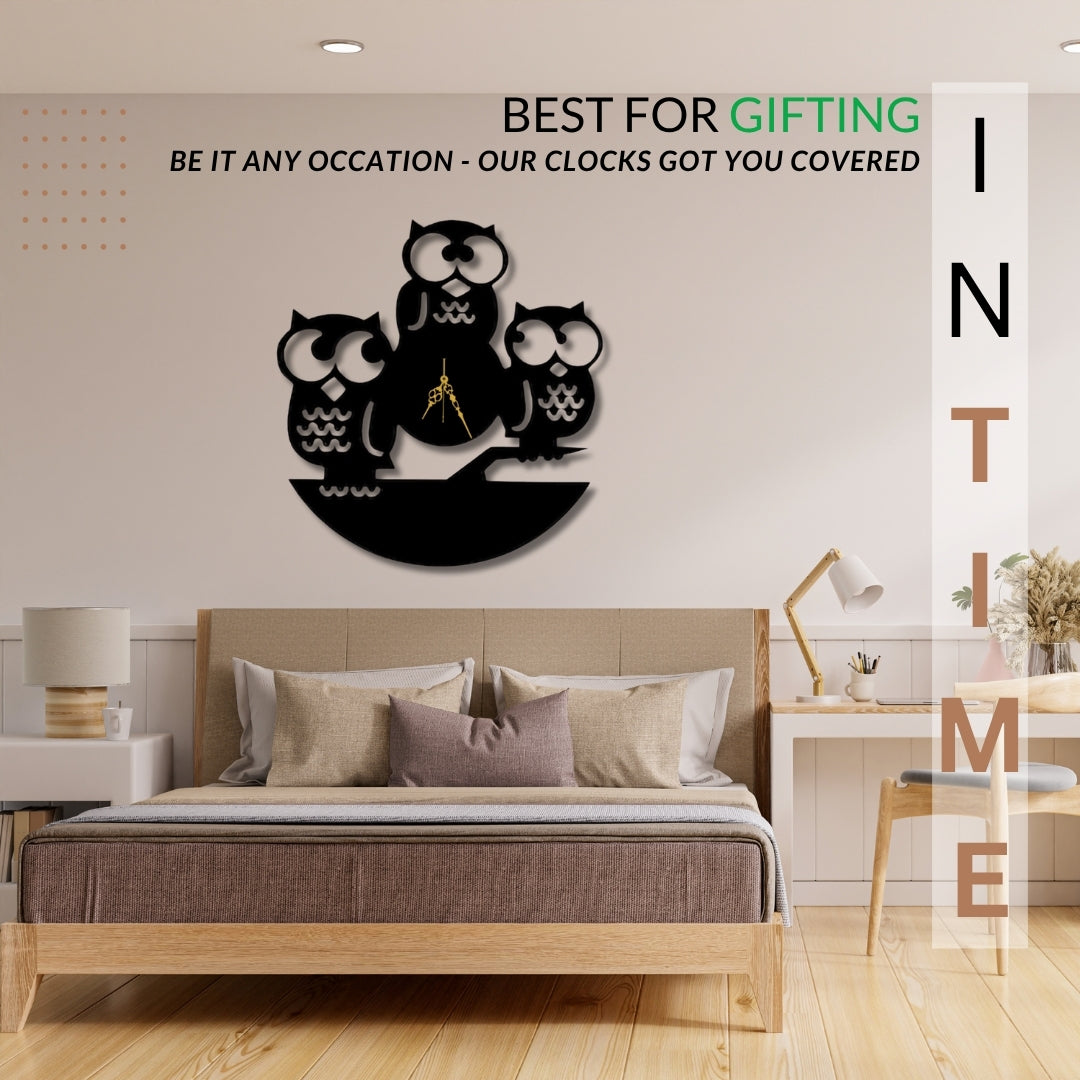 🦉 Whoooo's Watching Over Your Wall? 🕰️💫
